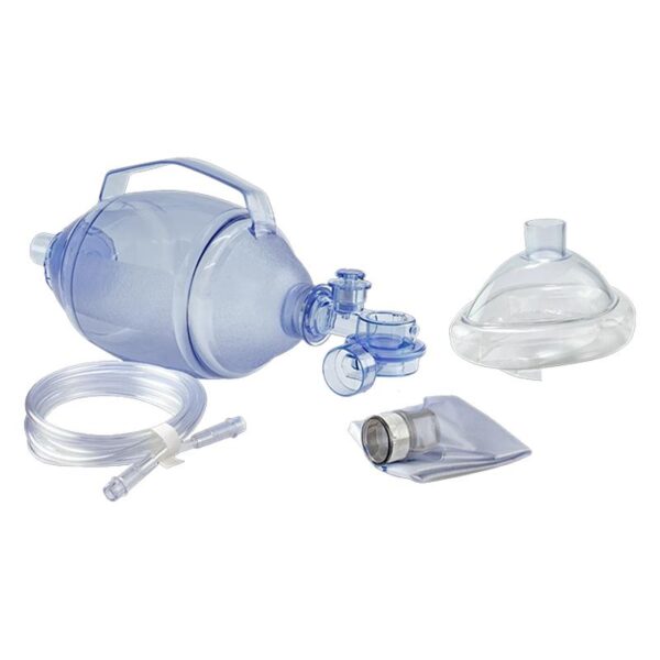 Genoplivningssæt med ventilationspose, iltslange og maske til akut ventilation og førstehjælp på hospital og klinik.